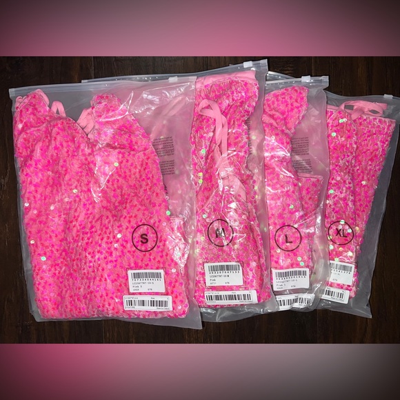 💖 NWOT! Bubblegum Pink Sequins Camisole - Picture 8 of 8